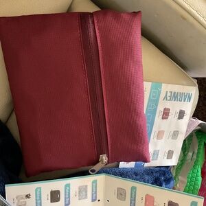 Narwey Foldable Duffel Bag Tote w/Shoulder Strap ~ wine red ~ weekend, airport